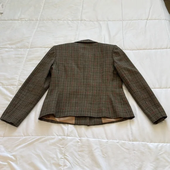 Harve Benard Collection Plaid 100% Wool Fully lined. Blazer Sz 6P - Picture 9 of 10